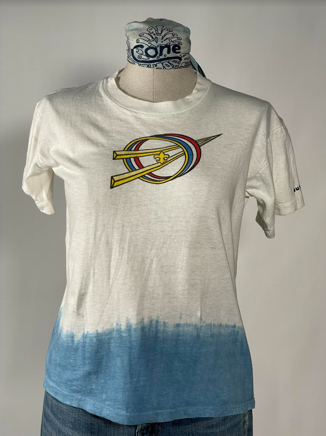 1970's White fleur de lis Graphic Tee